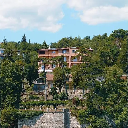 Villa With Private Parking And Breakfast,seaview