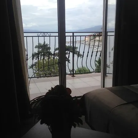 Villa With Private Parking And Breakfast,seaview *
