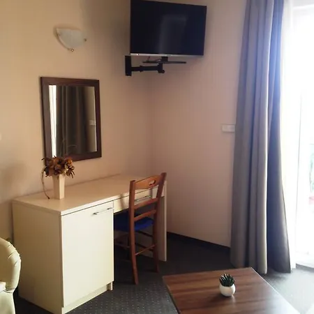With Private Parking And Breakfast,seaview Villa